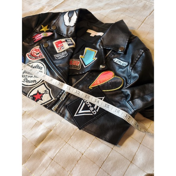 Hot & Delicious Faux Leather Jacket SMALL Cropped Punk Biker Patches Moto - Picture 12 of 13